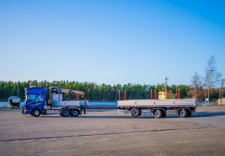 Extendable trailer image